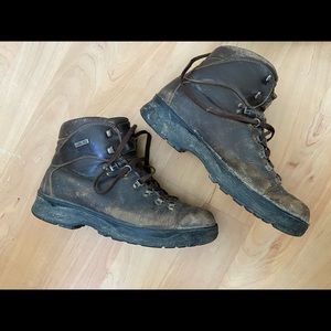 COPY - LL bean crests hiking boots size 10 brown